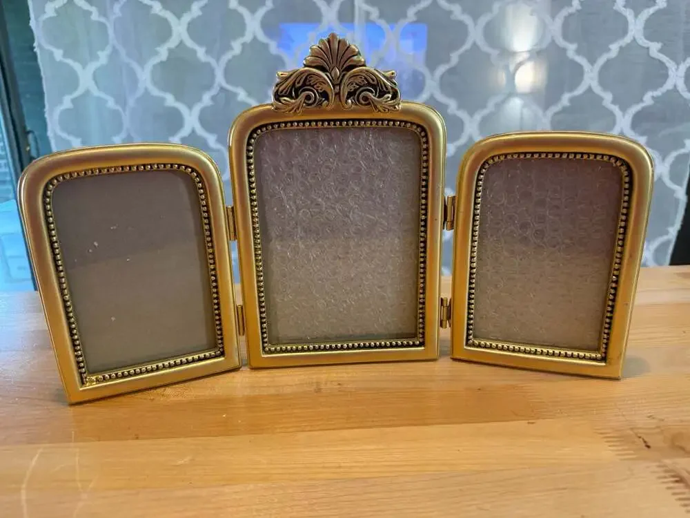 Nicole Miller Home Gold Finish Frame Set